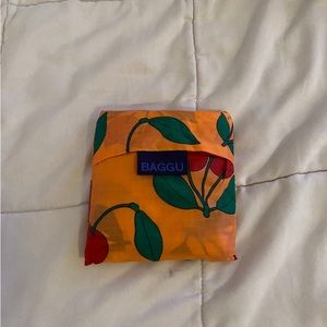 2 baggu reusable bags